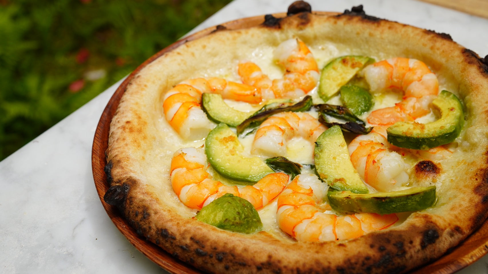 レシピ第34弾：エビとアボカドのピッツァ – ENRO 日本公式サイト